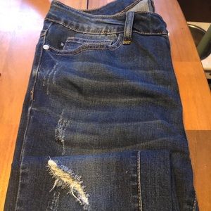 Judy Blue Tulip Slightly Distressed jeans